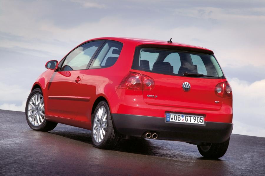  Volkswagen Golf GT 2005 года  (фото 9 из 18)